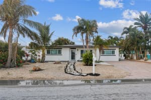 747 Pruitt Dr, MADEIRA BEACH