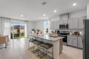 2304 GIFFORD DRIVE, DAVENPORT, FL 33837 - MLS#MFRO6347137