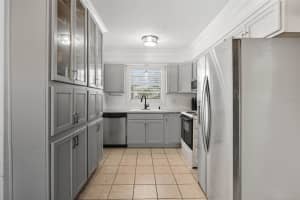 1100 CAROLINE STREET, TAVARES, FL 32778 - MLS#MFRO6347384