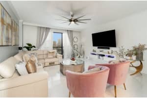 530 CENTRAL BOULEVARD, ORLANDO, FL 32801 - MLS#MFRO6347406