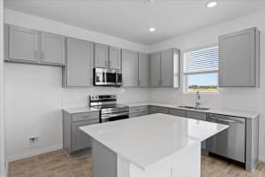 102 ANTIETAM AVENUE, ORANGE CITY, FL 32763 - MLS#MFRO6347463