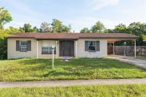 2822 Fulford St, DELTONA