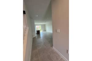 12442 AMBER CREEK CIR, LAKEWOOD RANCH, FL 34211 - MLS#MFRO6347769