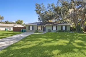 14 Sun Country Ct, EUSTIS