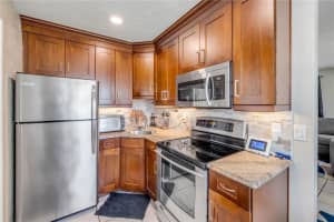 1540 CENTER AVENUE, DAYTONA BEACH, FL 32117 - MLS#MFRO6348052