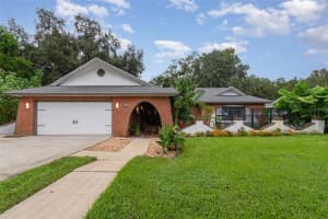 4219 MAGNOLIA AVENUE, LEESBURG, FL 34748 - MLS#MFRO6348295