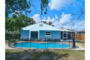 830 SUNSET DRIVE, MOUNT DORA, FL 32757 - MLS#MFRO6348338