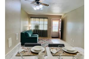 1100 CAROLINE STREET, TAVARES, FL 32778 - MLS#MFRO6348369
