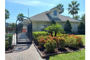 10607 WOODCHASE CIRCLE, ORLANDO, FL 32836 - MLS#MFRO6348722