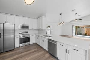 1060 JAYBEE AVENUE, DAVENPORT, FL 33897 - MLS#MFRO6348901