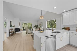380 NEWTON PLACE, LONGWOOD, FL 32779 - MLS#MFRO6348903