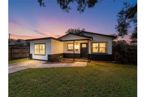 1121 49th Ave N, ST PETERSBURG