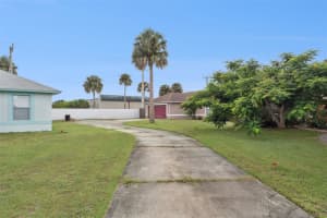 212 BRISTOL CIRCLE, SANFORD, FL 32773 - MLS#MFRO6349345