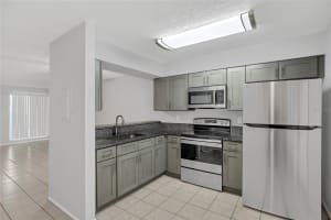 2801 WILLOW RUN, ORLANDO, FL 32808 - MLS#MFRO6349459