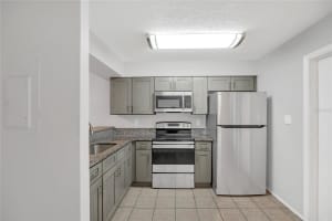 2801 WILLOW RUN, ORLANDO, FL 32808 - MLS#MFRO6349459