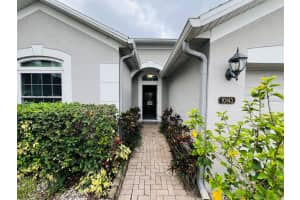 10143 SHADOW CREEK DRIVE, ORLANDO, FL 32832 - MLS#MFRO6349469