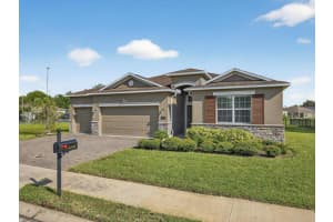 466 Brunswick Dr, DAVENPORT