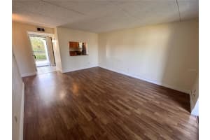 2850 SOMERSET PARK DRIVE, TAMPA, FL 33613 - MLS#MFRO6349705