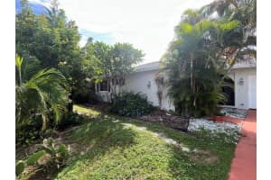 1010 43RD TERRACE, CAPE CORAL, FL 33904 - MLS#MFRO6349853