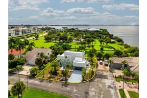 807 CENTRAL BOULEVARD, CAPE CANAVERAL, FL 32920 - MLS#MFRO6349926