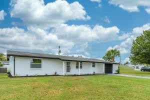 121 SANDHURST DRIVE, VENICE, FL 34293 - MLS#MFRO6350169