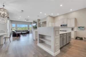 1310 LEXINGTON PARKWAY, APOPKA, FL 32712 - MLS#MFRO6350175
