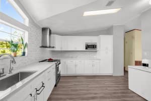 2432 6TH STREET, WINTER HAVEN, FL 33881 - MLS#MFRO6350184