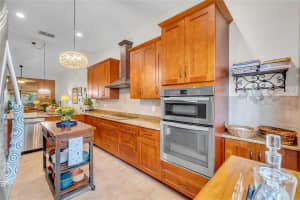 721 SWAN LANE, ALTAMONTE SPRINGS, FL 32701 - MLS#MFRO6350513