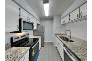 2020 ROYAL BAY BOULEVARD, KISSIMMEE, FL 34746 - MLS#MFRO6350567