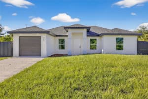 884 Chemstrand St E, LEHIGH ACRES