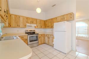 10 PINE CIRCLE, OCALA, FL 34472 Sold 11/07/25