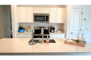 2002 PUNCH BOWL AVENUE, DAVENPORT, FL 33837 - MLS#MFRO6350934