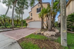 9820 FAIRWAY COVE LANE, PLANTATION, FL 33324 - MLS#MFRO6350989