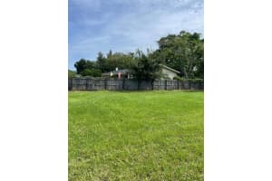 ALPHA DR, ORLANDO, FL 32810 - MLS#MFRO6351112