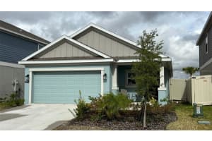 207 Aqua Ave, DAVENPORT