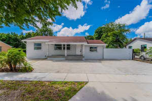 620 8TH STREET, HIALEAH, FL 33010 - MLS#MFRO6351341