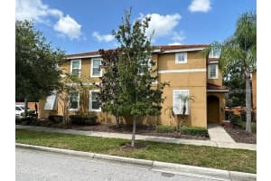 820 Las Fuentes Dr, KISSIMMEE