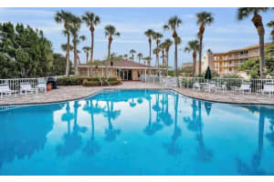 6425 SHORELINE DRIVE, ST PETERSBURG, FL 33708 - MLS#MFRO6351595