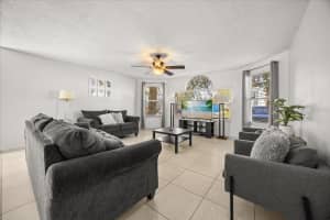 2739 POINCIANA BOULEVARD, KISSIMMEE, FL 34746 - MLS#MFRO6352013