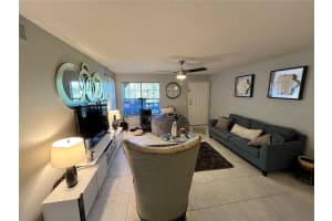 400 LAKE PLACID COURT, ALTAMONTE SPRINGS, FL 32701 - MLS#MFRO6352097