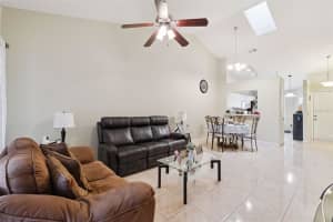 152 LAKEPOINTE CIRCLE, KISSIMMEE, FL 34743 - MLS#MFRO6352210