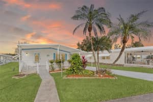 314 LAKEVIEW DRIVE, OSTEEN, FL 32764 - MLS#MFRO6352291