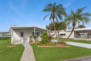 314 LAKEVIEW DRIVE, OSTEEN, FL 32764 - MLS#MFRO6352291