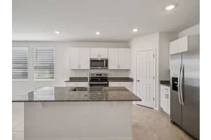 3881 GIORGIO DRIVE, WINTER HAVEN, FL 33884 - MLS#MFRO6352348