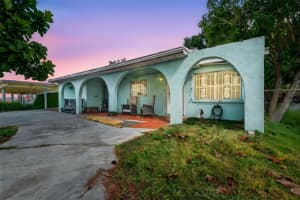 6207 BLOSSOM AVENUE, TAMPA, FL 33614 - MLS#MFRO6352379