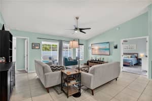 10805 OAK GLEN CIRCLE, ORLANDO, FL 32817 - MLS#MFRO6352576