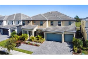 2477 Shanti Dr, KISSIMMEE