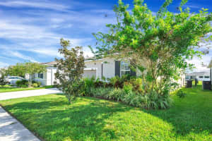 446 AUTUMN STREAM DRIVE, AUBURNDALE, FL 33823 - MLS#MFRO6352967