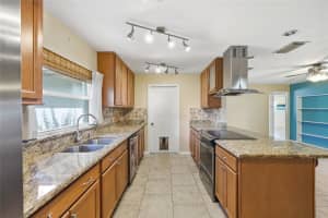 108 WILLOW TREE LANE, LONGWOOD, FL 32750 Sold 12/04/25