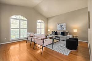 2117 SAINT ANDREWS CIRCLE, ORLANDO, FL 32835 - MLS#MFRO6353484